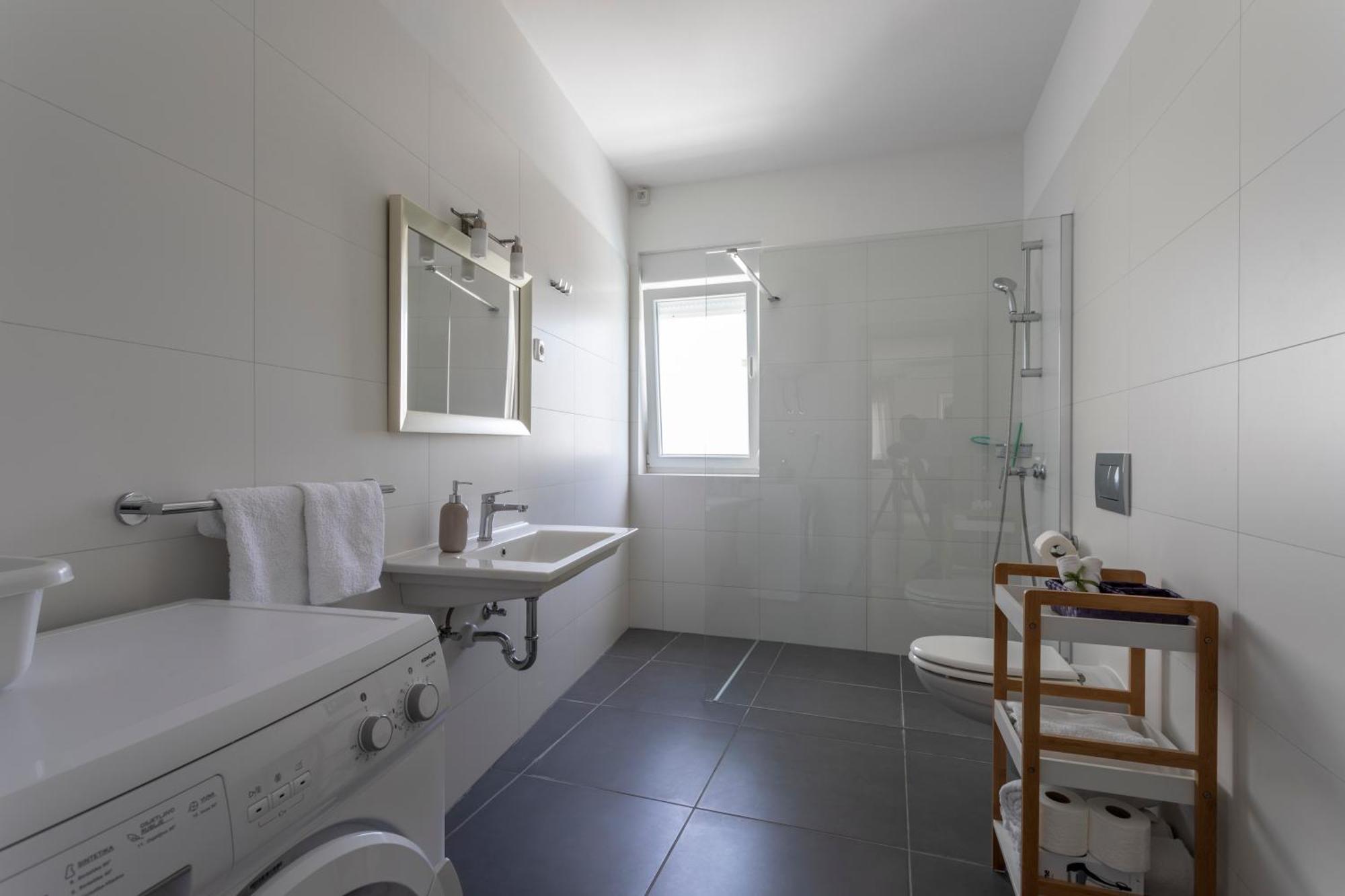 Apartment Atena B